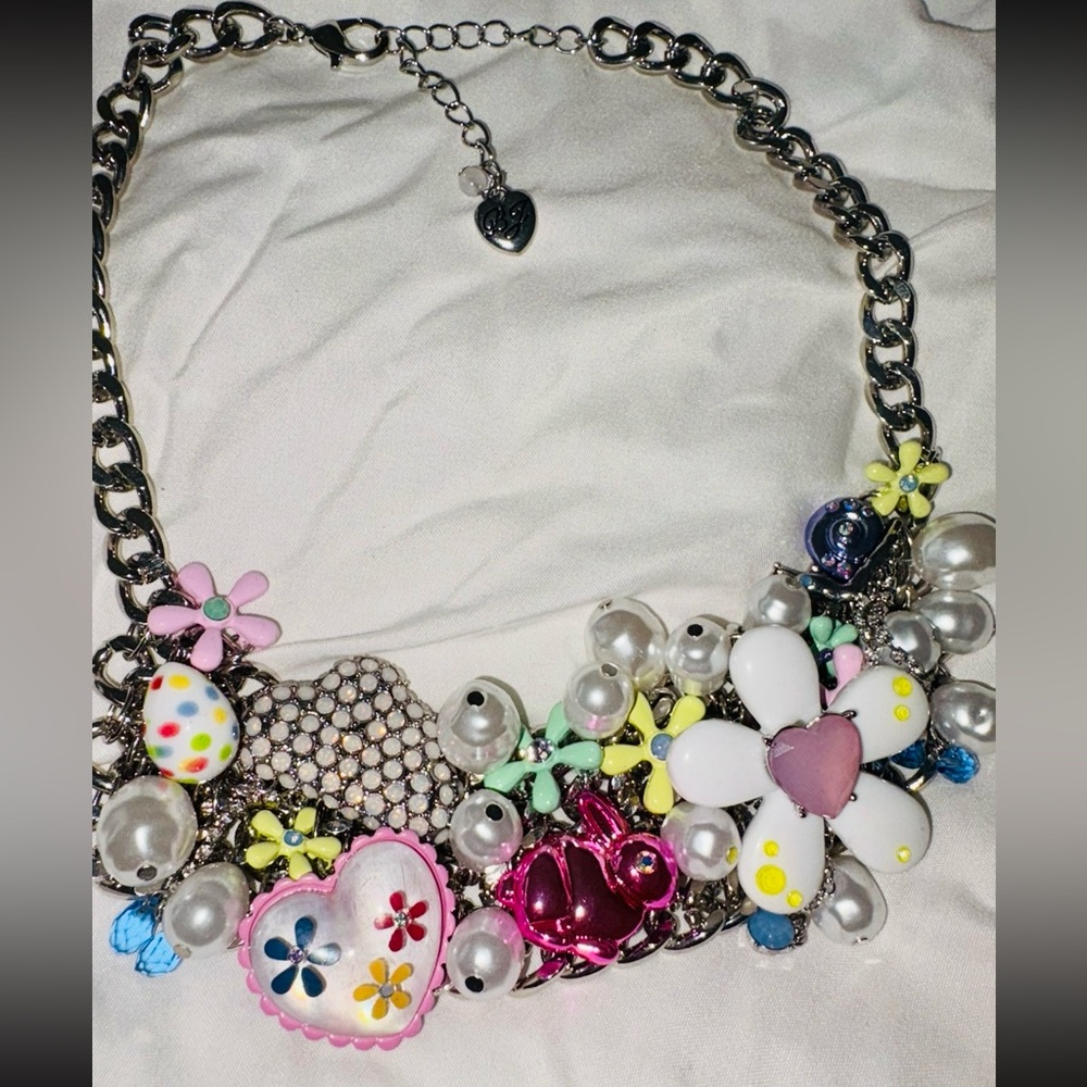 Spring Sprung🐇Necklace - Picture 6 of 6